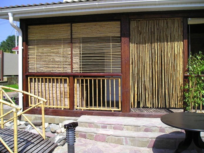 Tende di bambù per un gazebo