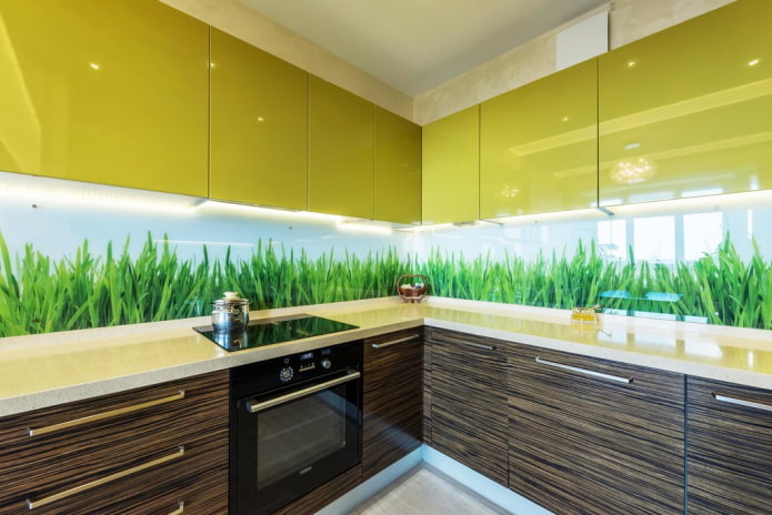 design della cucina nei toni del verde-marrone