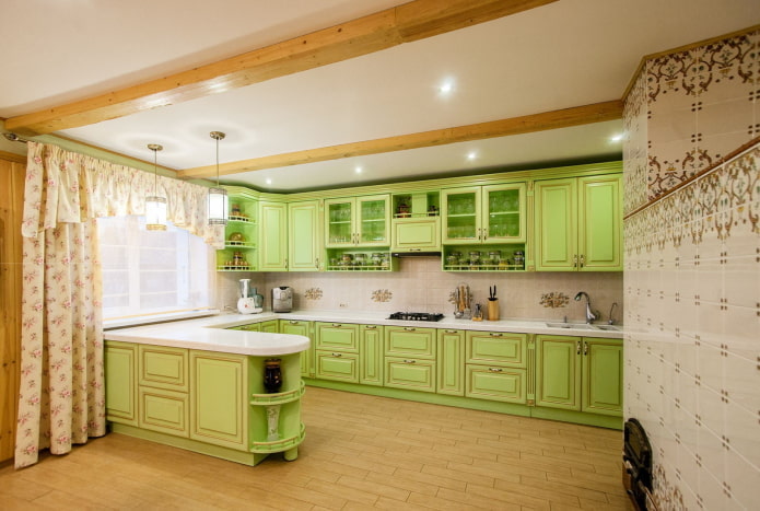 cucina nei toni del verde in stile provenzale