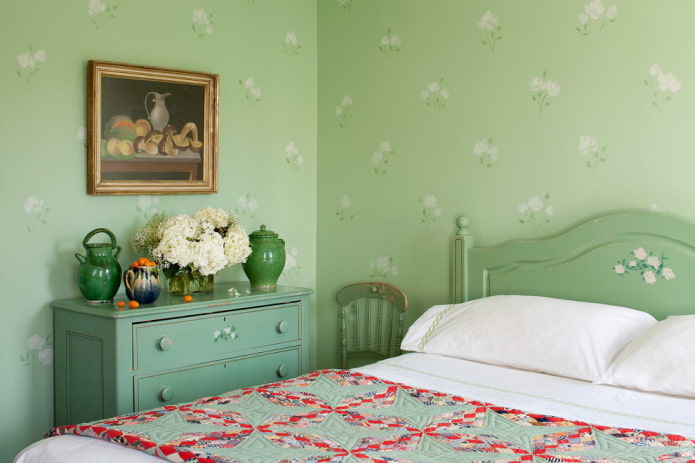 camera da letto verde in stile provenzale