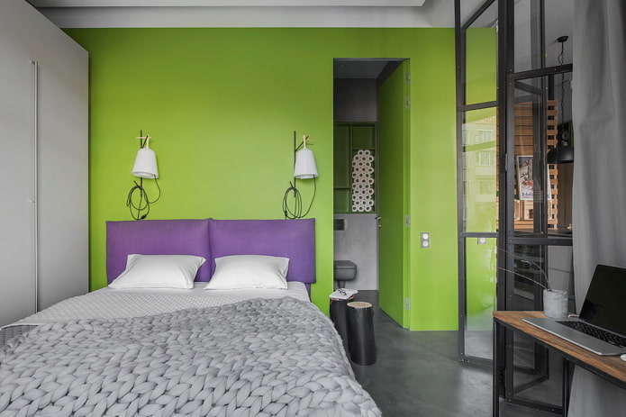 combinazione di colori all'interno della camera da letto nei toni del verde