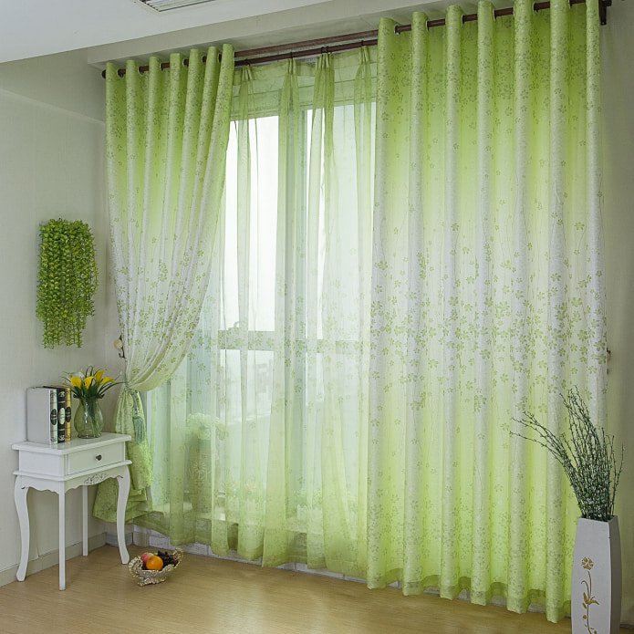 tenda in voile con motivo floreale