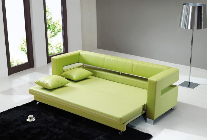 divano verde estraibile all'interno
