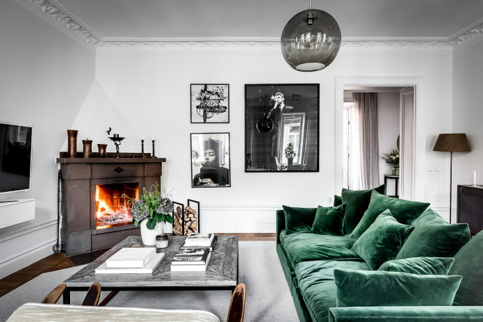 divano verde in stile scandinavo