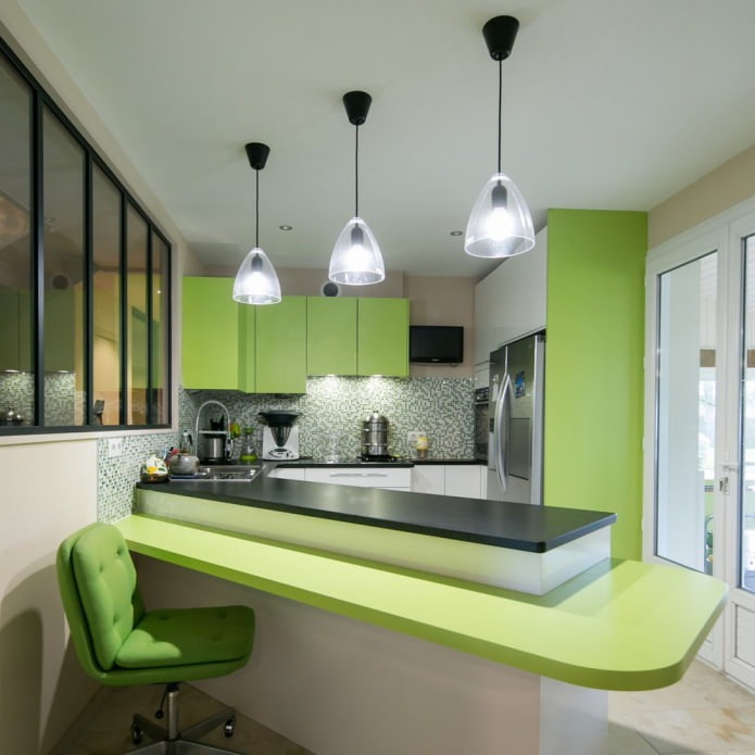 piano di lavoro nero, facciata verde