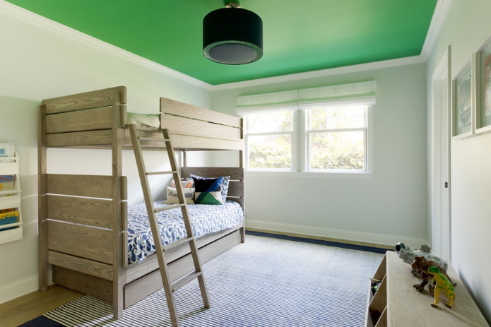 rivestimento verde del soffitto nella cameretta dei bambini