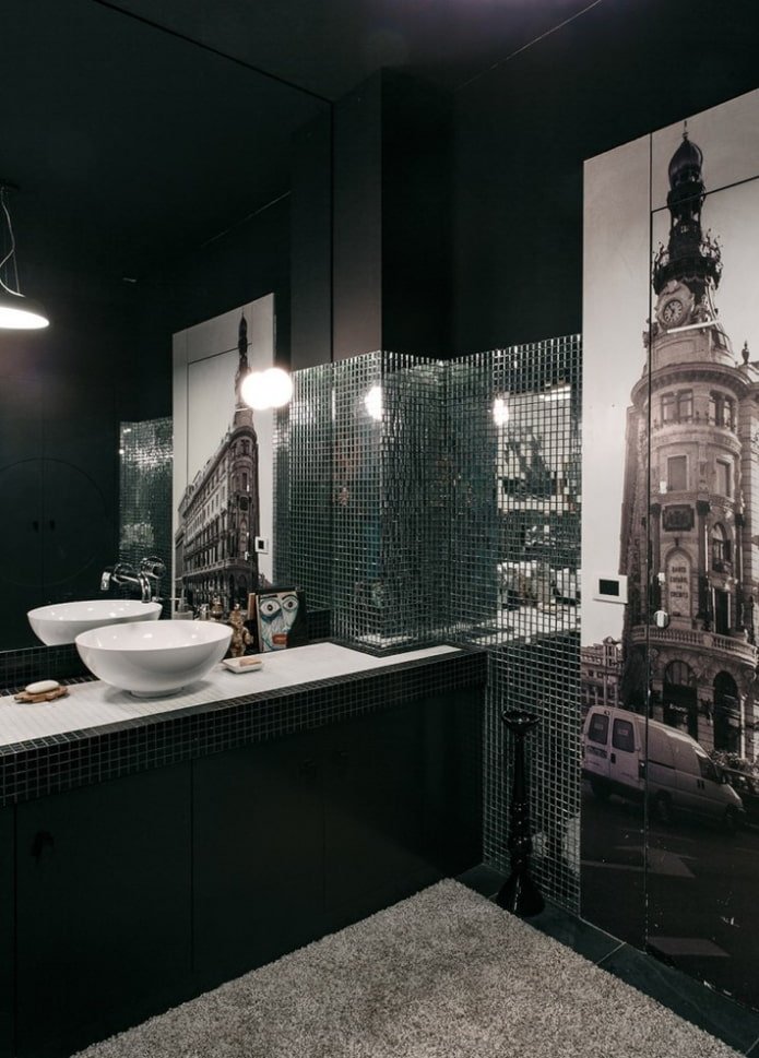 Angolo specchio in bagno