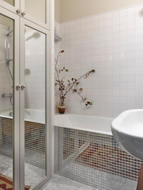 Decorazione del bagno con mosaici