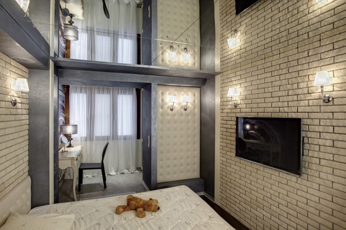 soffitto a specchio in camera da letto