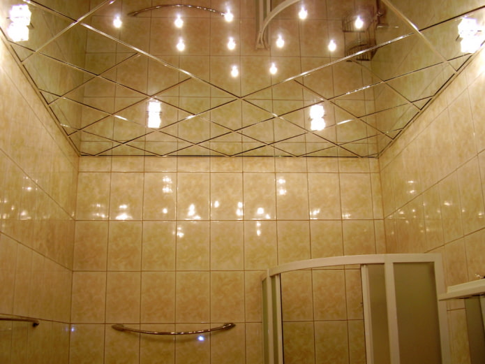soffitto a specchio con faretti