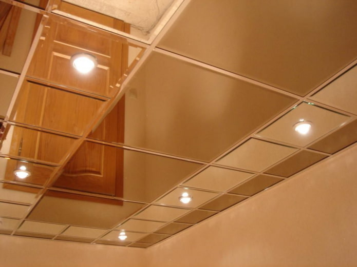 soffitto a specchio con faretti