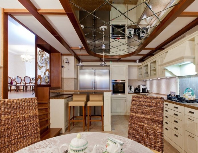 soffitto a specchio in cucina