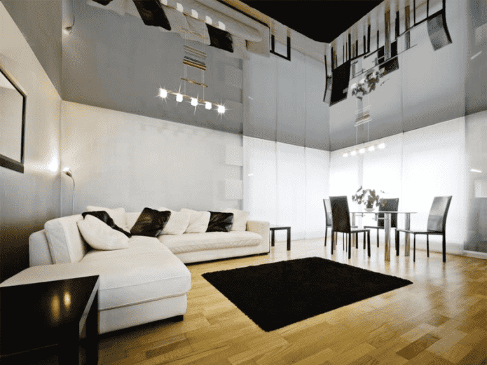 soffitto teso a specchio lucido all'interno