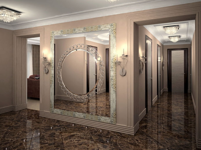 specchio sfaccettato con motivi all'interno