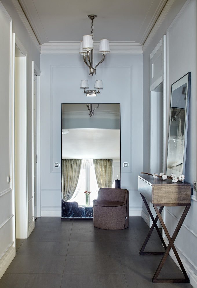 specchio rettangolare all'interno
