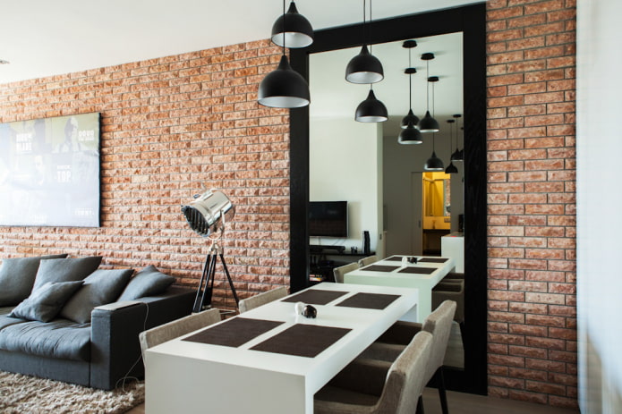 specchio rettangolare all'interno