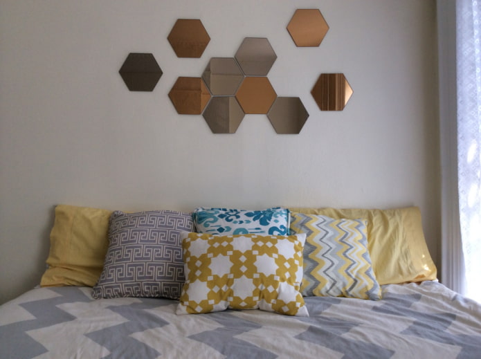 specchi esagonali all'interno