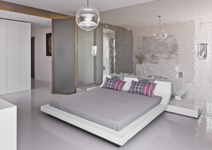 pannello a specchio nell'interno della camera da letto