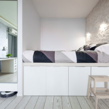 Specchio in camera da letto: una selezione di foto degli interni e consigli per il corretto posizionamento-3