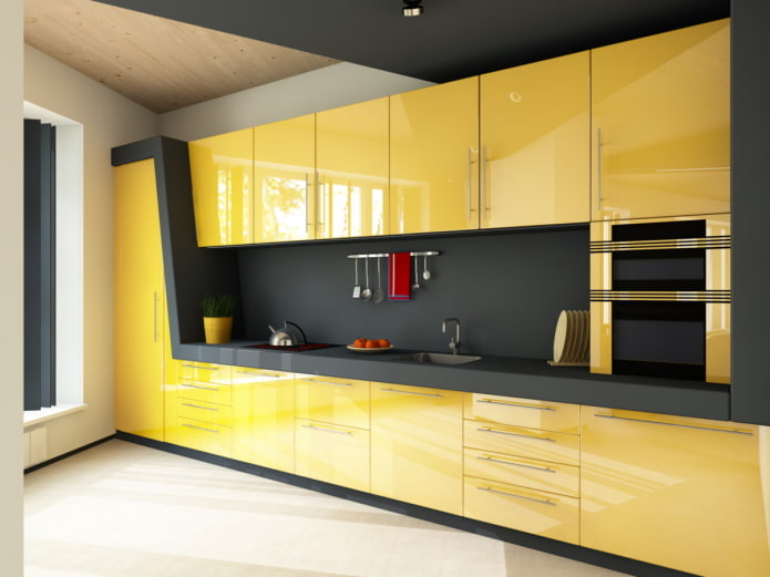 interno della cucina nei toni del nero e del giallo