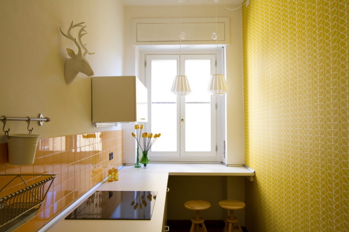 decorazione della cucina nei toni del giallo