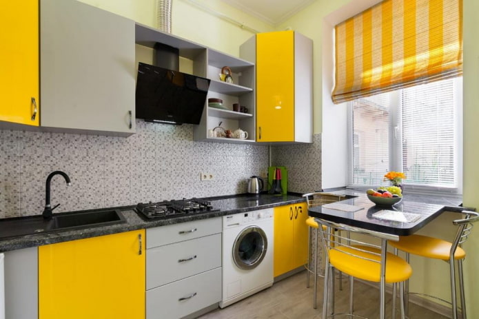 tende per l'interno della cucina nei toni del giallo