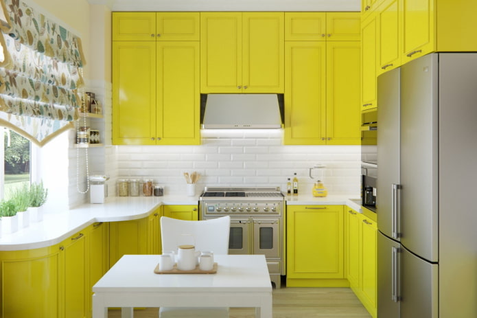 tende per l'interno della cucina nei toni del giallo