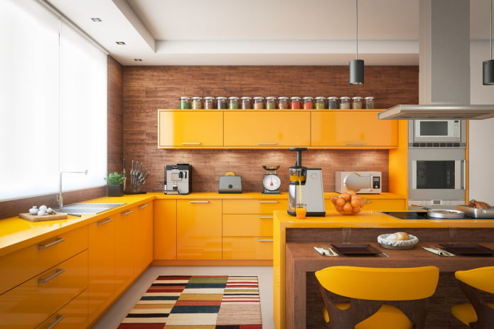 interno della cucina nei toni del giallo