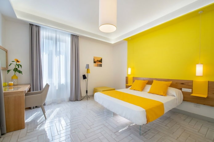 combinazione di colori nell'interno della camera da letto