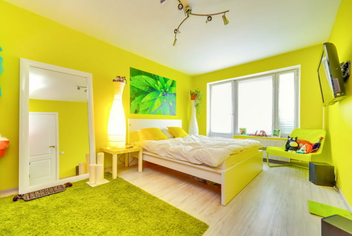 sfumature di giallo nell'interno della camera da letto