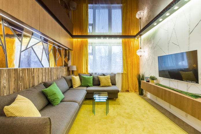 moquette gialla in soggiorno