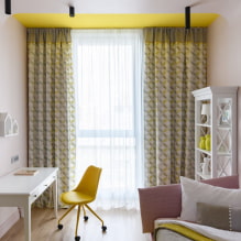 Colore giallo all'interno-0