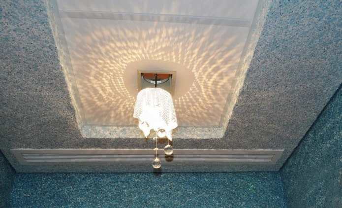 carta da parati liquida sul soffitto