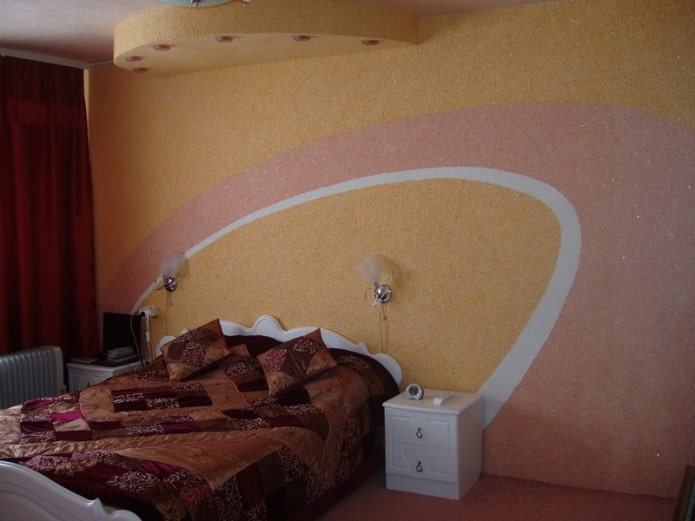 semicerchi sulla parete della camera da letto