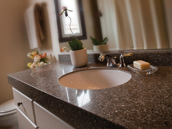 granito liquido negli interni del bagno