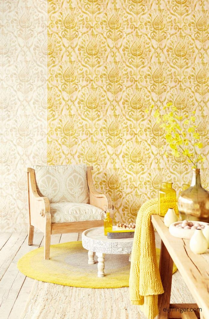 interno con oro sulle pareti